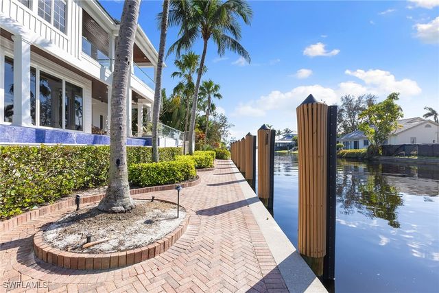 636 14th AVE S, Naples, FL 34102