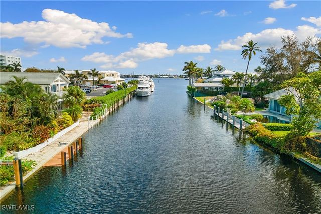636 14th AVE S, Naples, FL 34102