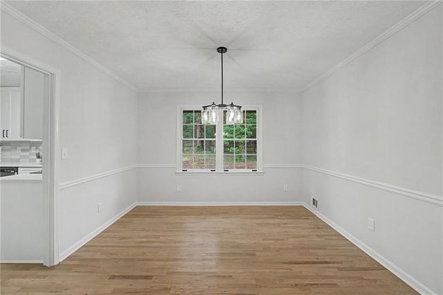 4094 Indian Trace SW, Lilburn, GA 30047