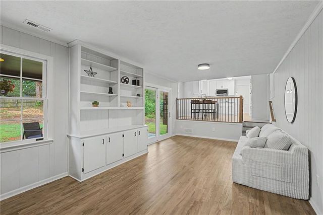 4094 Indian Trace SW, Lilburn, GA 30047