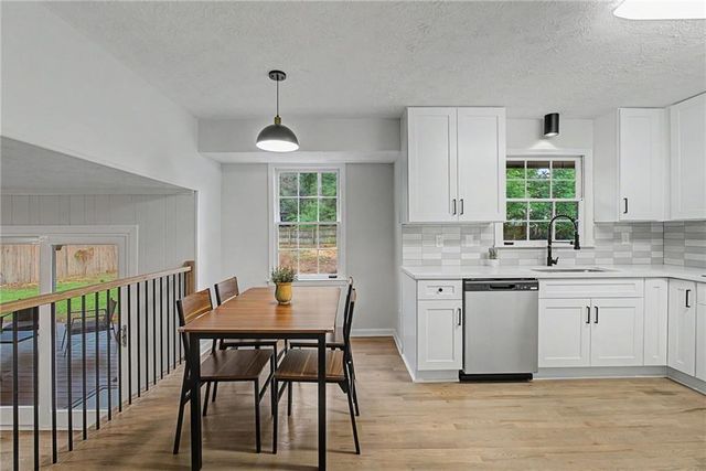 4094 Indian Trace SW, Lilburn, GA 30047