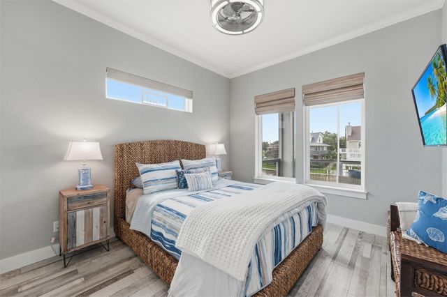 12728 E Conquistador, Galveston, TX 77554