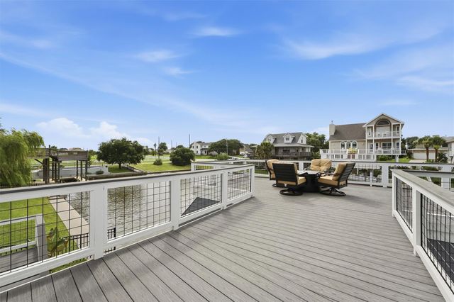 12728 E Conquistador, Galveston, TX 77554