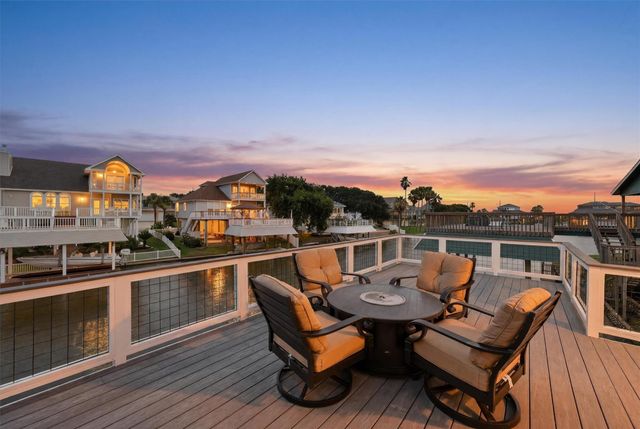 12728 E Conquistador, Galveston, TX 77554