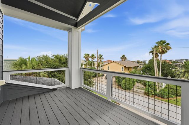 12728 E Conquistador, Galveston, TX 77554