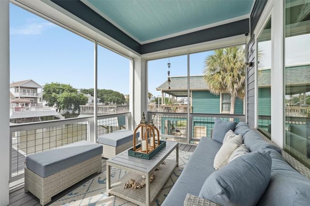 12728 E Conquistador, Galveston, TX 77554