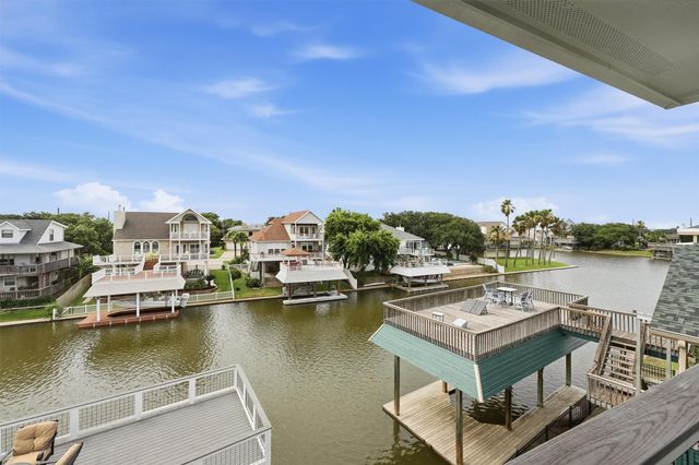 12728 E Conquistador, Galveston, TX 77554