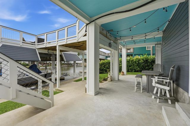12728 E Conquistador, Galveston, TX 77554