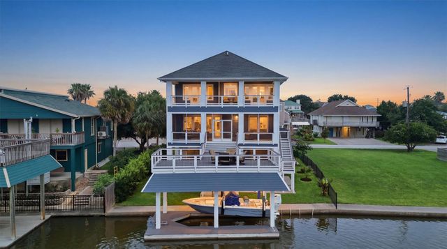 12728 E Conquistador, Galveston, TX 77554