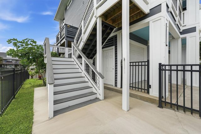 12728 E Conquistador, Galveston, TX 77554