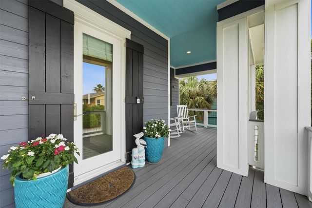 12728 E Conquistador, Galveston, TX 77554