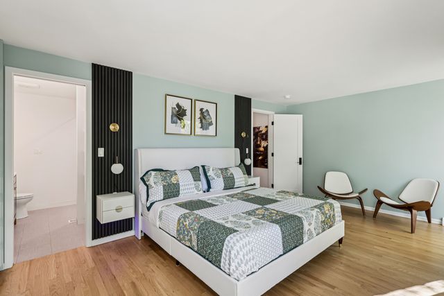 1319 N Sandburg Terrace, Chicago, IL 60610