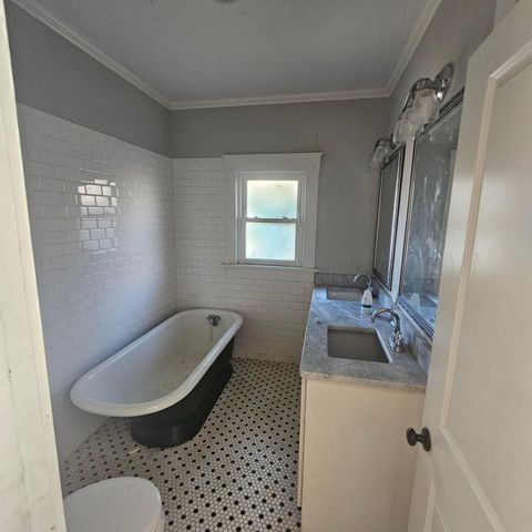 1919 S HARRISON Street, Amarillo, TX 79109