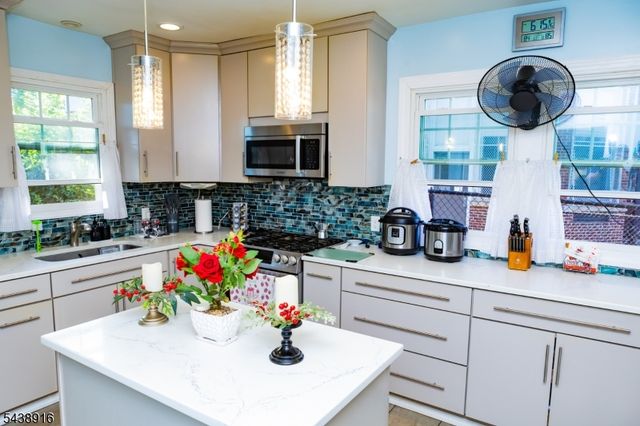 848 Cross Ave, Elizabeth City, NJ 07208