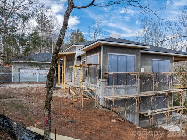 12 Falling Waters Trail, Arden, NC 28704