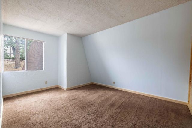 542 Cottage Lane, Big Bear, CA 92315