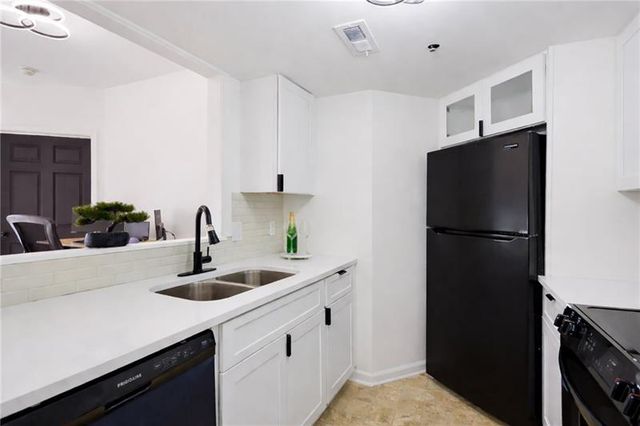 1 Biscayne Drive NW 705, Atlanta, GA 30309
