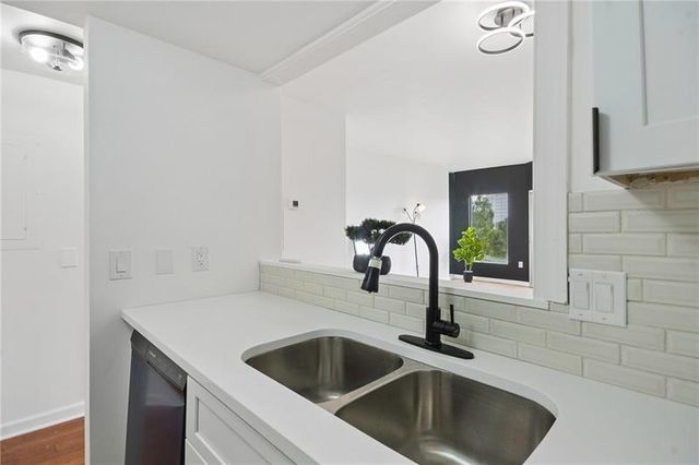 1 Biscayne Drive NW 705, Atlanta, GA 30309