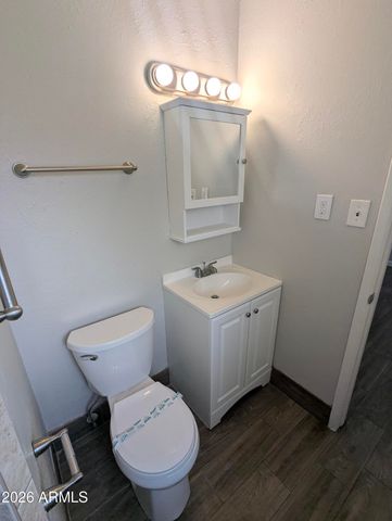 8127 E MITCHELL Drive, Scottsdale, AZ 85251