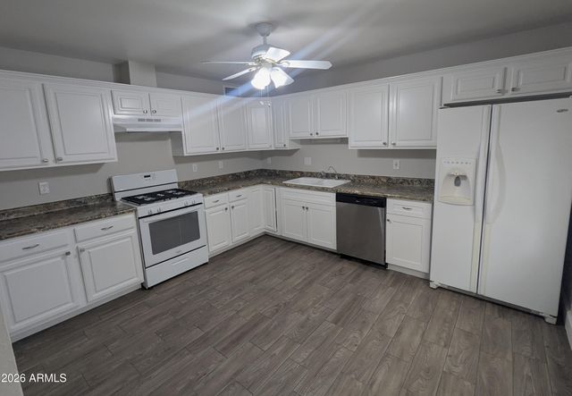 8127 E MITCHELL Drive, Scottsdale, AZ 85251