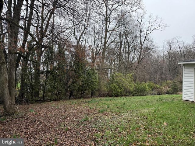 21 CREST LN, Palmyra, PA 17078