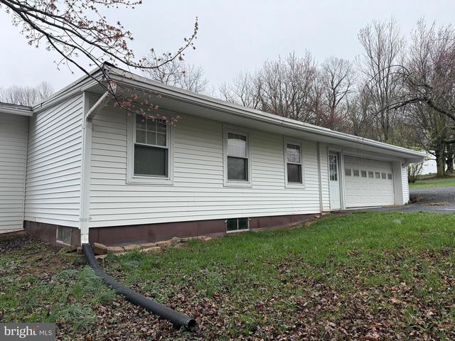 21 CREST LN, Palmyra, PA 17078