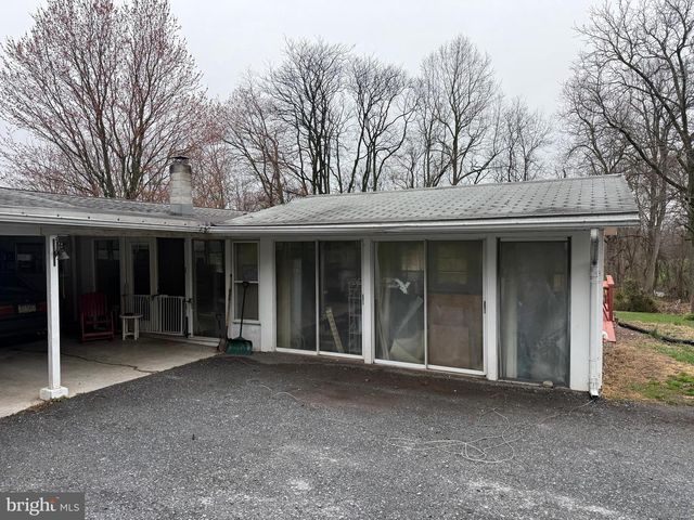 21 CREST LN, Palmyra, PA 17078
