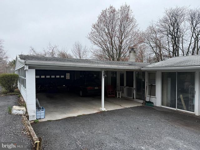 21 CREST LN, Palmyra, PA 17078