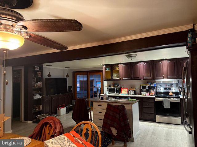 21 CREST LN, Palmyra, PA 17078