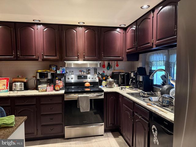 21 CREST LN, Palmyra, PA 17078