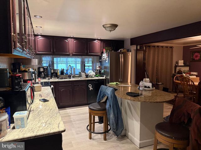 21 CREST LN, Palmyra, PA 17078