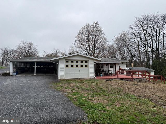 21 CREST LN, Palmyra, PA 17078