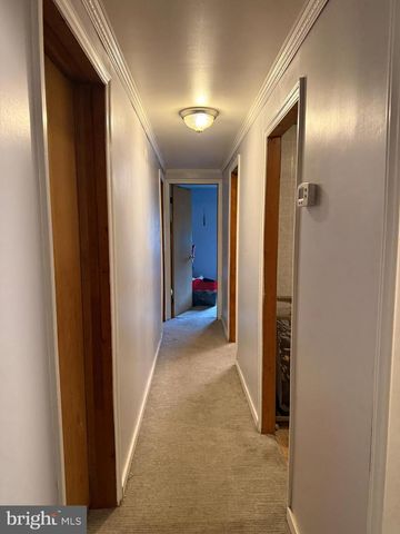 21 CREST LN, Palmyra, PA 17078