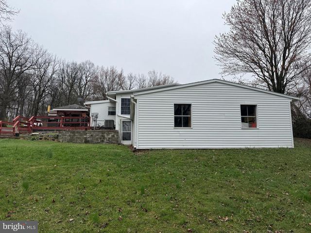 21 CREST LN, Palmyra, PA 17078