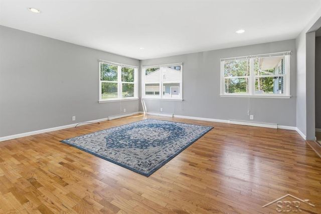 4665 N River Road, Freeland, MI 48623