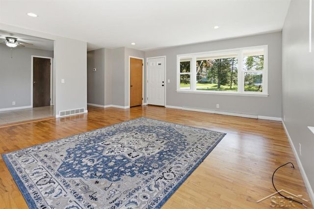 4665 N River Road, Freeland, MI 48623