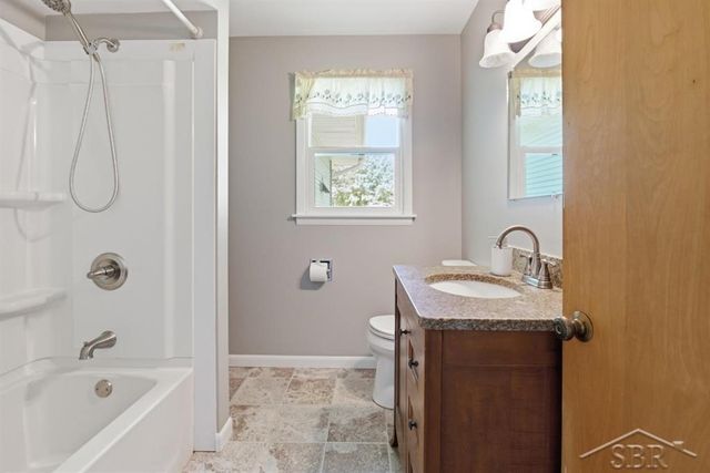 4665 N River Road, Freeland, MI 48623
