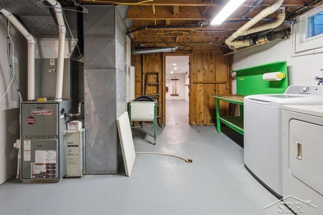 4665 N River Road, Freeland, MI 48623