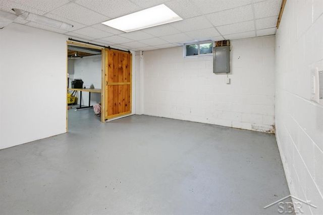 4665 N River Road, Freeland, MI 48623