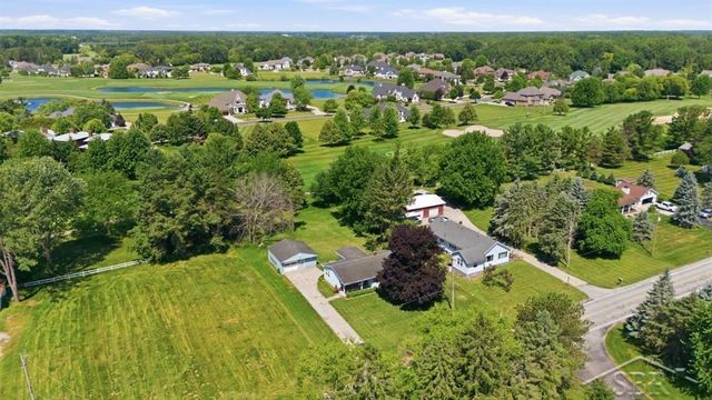 4665 N River Road, Freeland, MI 48623