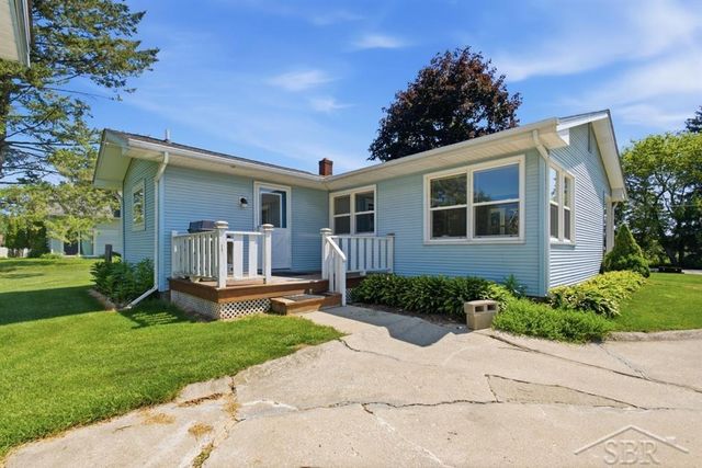 4665 N River Road, Freeland, MI 48623
