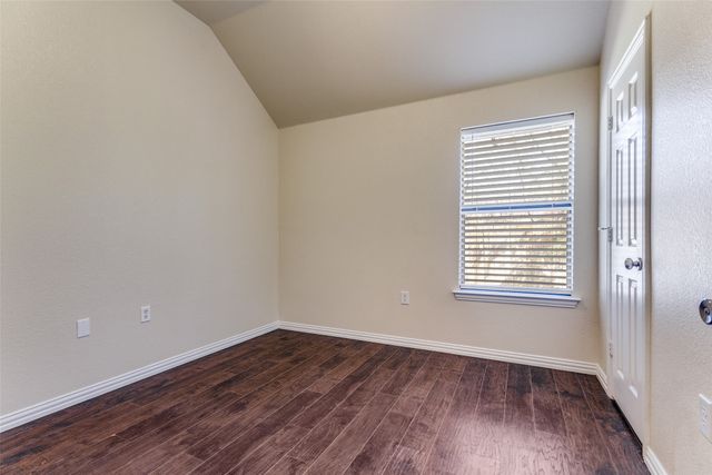 3301 Hiawatha Trail, Lake Worth, TX 76135