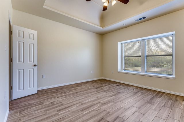 3301 Hiawatha Trail, Lake Worth, TX 76135