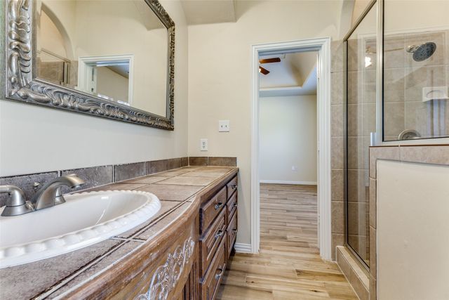 3301 Hiawatha Trail, Lake Worth, TX 76135