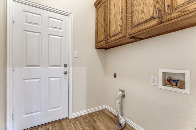 3301 Hiawatha Trail, Lake Worth, TX 76135