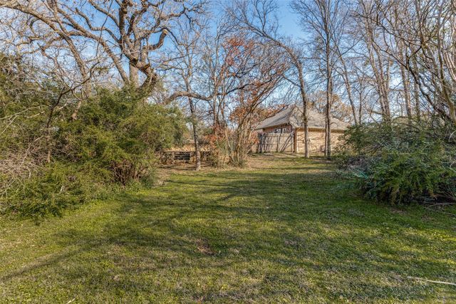 3301 Hiawatha Trail, Lake Worth, TX 76135