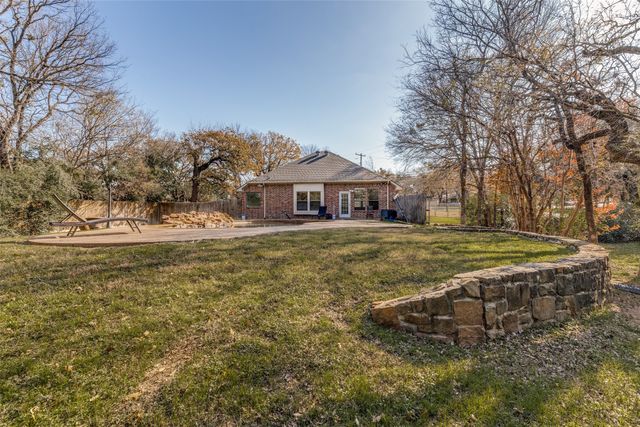 3301 Hiawatha Trail, Lake Worth, TX 76135