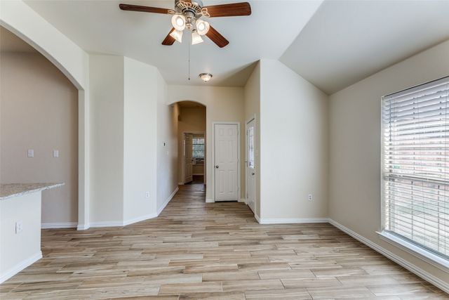 3301 Hiawatha Trail, Lake Worth, TX 76135