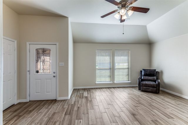 3301 Hiawatha Trail, Lake Worth, TX 76135