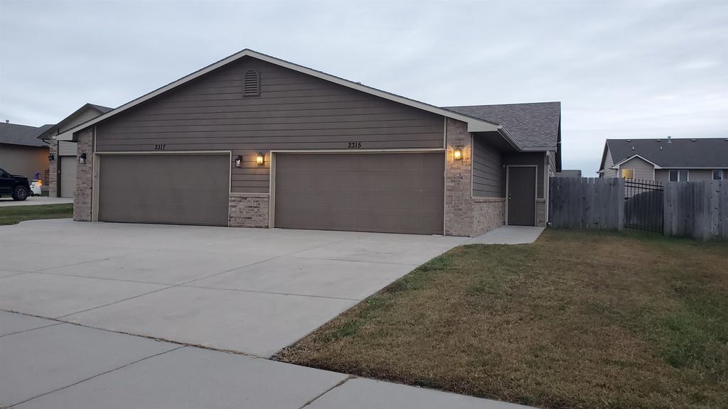 2315 E Quivira St, Kechi, KS 67067